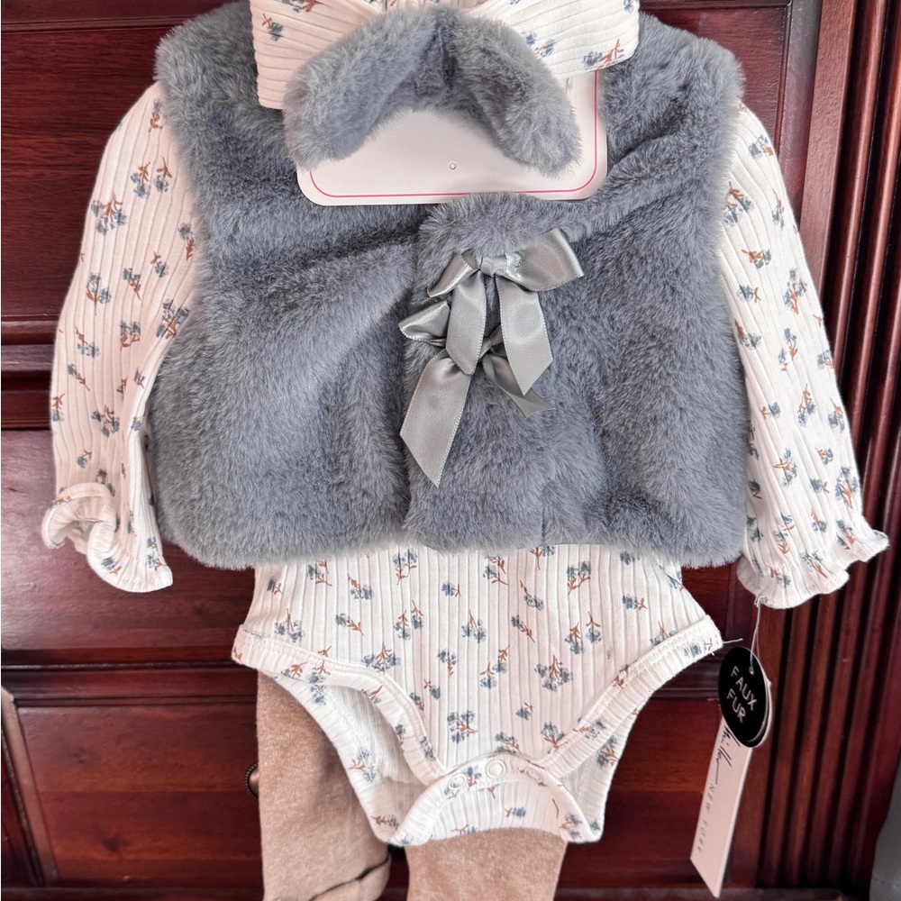 Nicole Miller Gray Faux Fur Vest & Floral Bodysuit Set